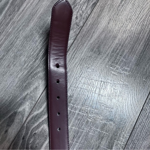 Cole Haan men’s Reversible Feather Edge Leather Black brown Belt size 32 - Picture 4 of 11